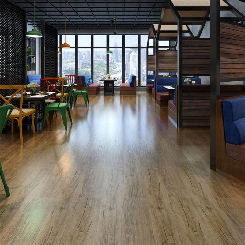 Το Piso Laminado 8mm βινυλίου δάπεδο SPC χτυπά UV επίστρωμα δαπέδων σανίδων το βινυλίου