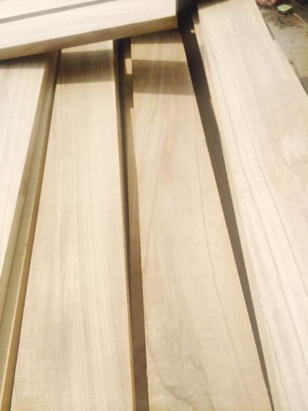 Εσωτερική στερεά ξύλινη διακόσμηση φυσικό Paulownia 1002500mm χρώματος σημύδων επιτροπών