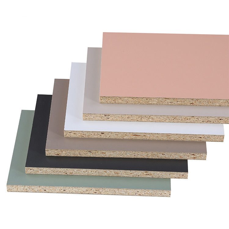 Εσωτερικές εδρευμένες ξύλο επιτροπές διακοσμήσεων 18mm λευκός πίνακας μορίων μελαμινών