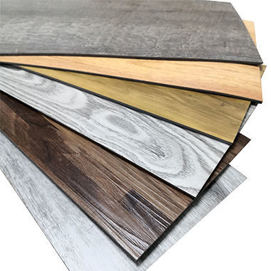 Μοντέρνο Αυτοκόλλητο Δάπεδο PVC LVT: Η Απόλυτη Λύση για την Ανακαίνιση Παλαιών Σπιτιών