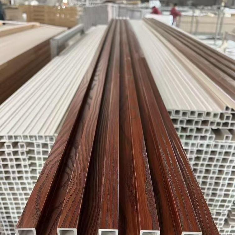 Εσωτερικό Πίνακα τοίχου WPC 3D PVC ξύλο εναλλακτικό εξωτερικό / εμπορικό / κουζίνα / γυμναστήριο Πίνακες πλαστικού φύλλου Αδιάβροχο τοίχωμα