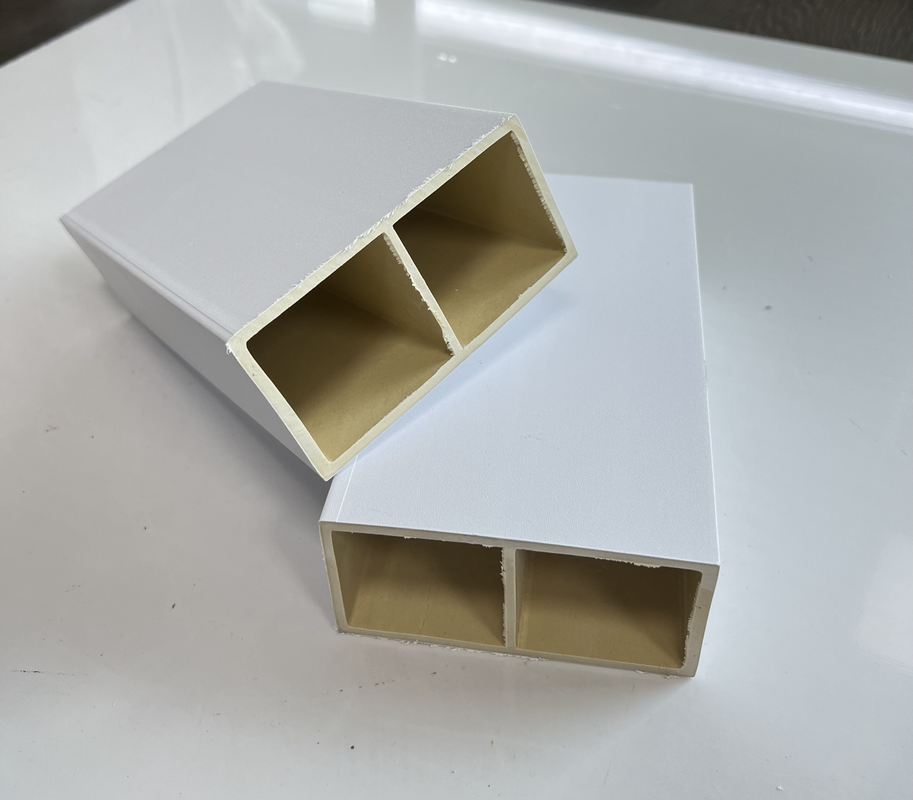 Οικολογικά εσωτερικά κοίλα τετράγωνα σωλήνες PVC Κολώνα Ξύλου Πλαστικού Ξυλείας WPC Σωλήνας για Διαχωριστικό