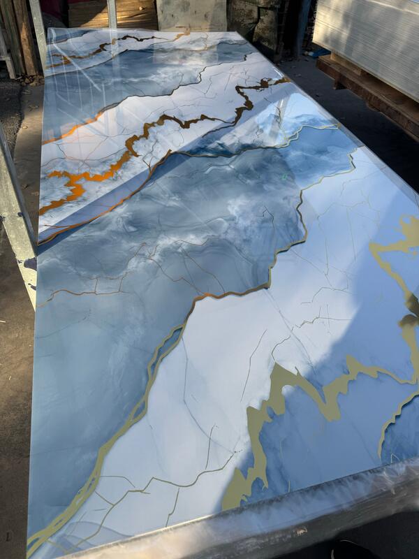 Φαρμακευτική παραγωγή 2.5mm 2.8mm πάχος 4 * 8Feet PVC μαρμάρινο φύλλο UV επιφάνειας Αδιάβροχο Retardant φλόγας Anti-γδαρμένος