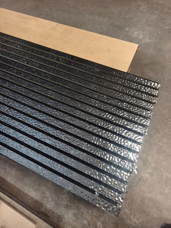 Σύγχρονα ηχητικά απορροφητικά ακουστικά πάνελ 3D κυματισμός νερού σχάρα σχάρα ηχομόνωση για ξενοδοχείο στούντιο