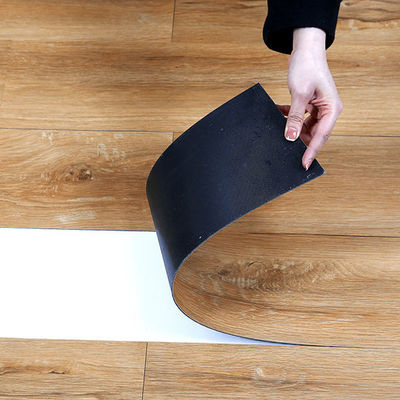 Αυτοκόλλητο ξύλινο σχεδιασμό Peel And Stick Flooring Covering Piso Adhesive Pvc Sticky Tiles Pvc Lvt Vinyl Flooring Sticker