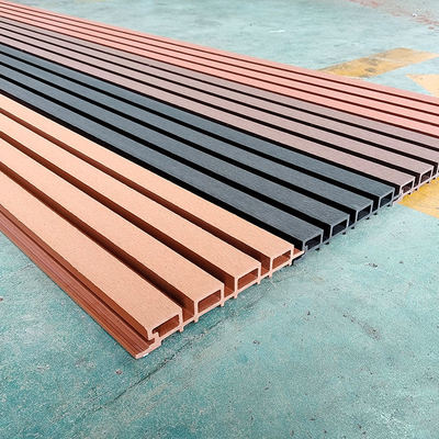 Εξωτερικά πάνελ συν-εξώθησης Εσωτερική διακόσμηση PVC Πάνελ τοίχου Αδιάβροχο σύνθετο WPC Επένδυση τοίχου