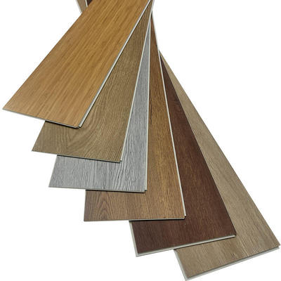 Χονδρικό Ανθεκτικό στην φθορά πολυτελές δάπεδο βινυλίου LVT LVP SPC WPC Κλικ 5mm Αδιάβροχο Ακατέργαστο Κέντρο SPC Γελοί