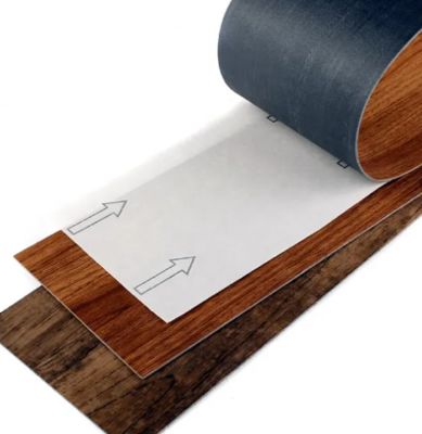 Κορυφαία σε πωλήσεις ανθεκτικά στη φθορά δάπεδα βινυλίου Lvt αδιάβροχα πλακίδια Peel Stick Αυτοκόλλητη σανίδα δαπέδου για εσωτερική χρήση σε ξενοδοχεία