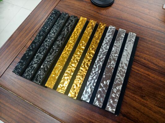 Πίνακα τείχους με πιστοποιημένο σύγχρονο σχεδιασμό Ακουστικό Πίνακα Τείχους Αισθητό 3D PET Φιλμ Νερό κυματισμό Αφοδιασμός ήχου Πίνακα διακόσμησης σχάρας σχάρας