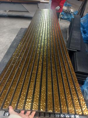 Σύγχρονο σχεδιασμό Πολυεστέρα ίνες ακουστικό τοίχωμα Soundproof 3D νερό κυματισμό σχεδιασμός ηχοσυλλέκτης Slat Grille διακοσμητικό πάνελ